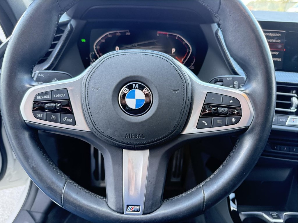 Foto 21 BMW 118D AUT. F40 M SPORT