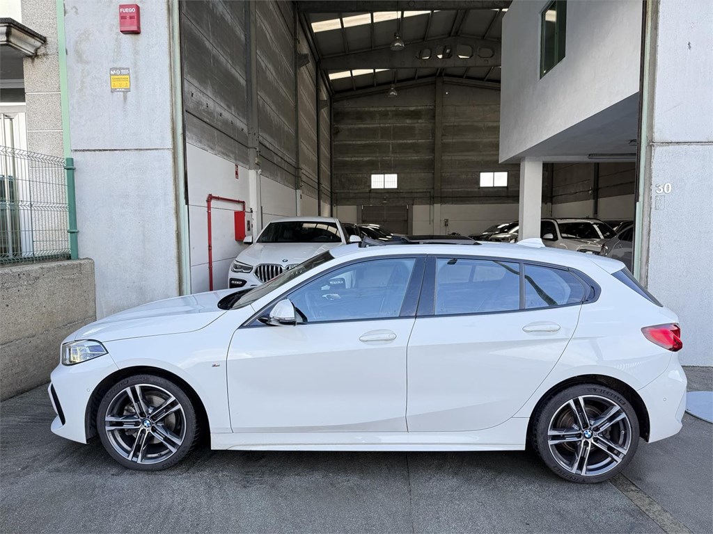 Foto 22 BMW 118D AUT. F40 M SPORT