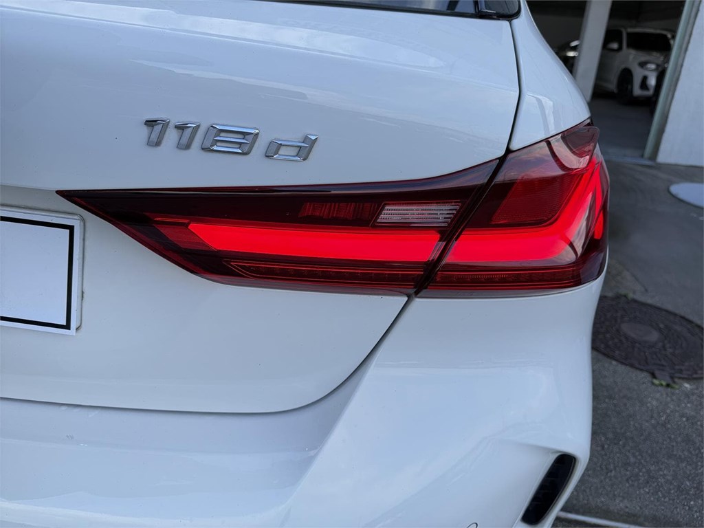 Foto 28 BMW 118D AUT. F40 M SPORT