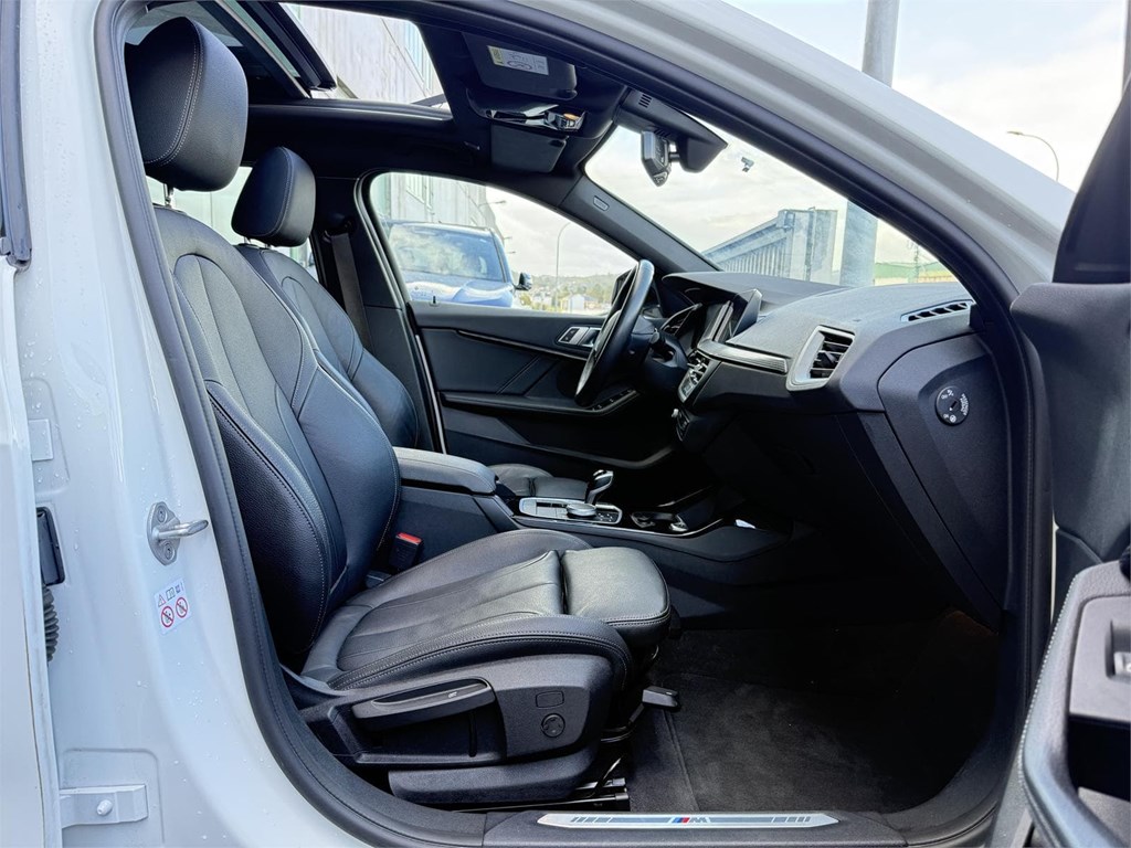 Foto 3 BMW 118D AUT. F40 M SPORT