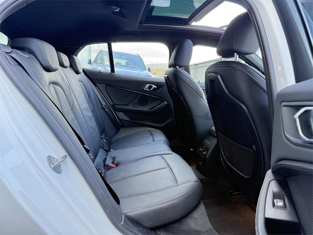 Foto 6 BMW 118D AUT. F40 M SPORT