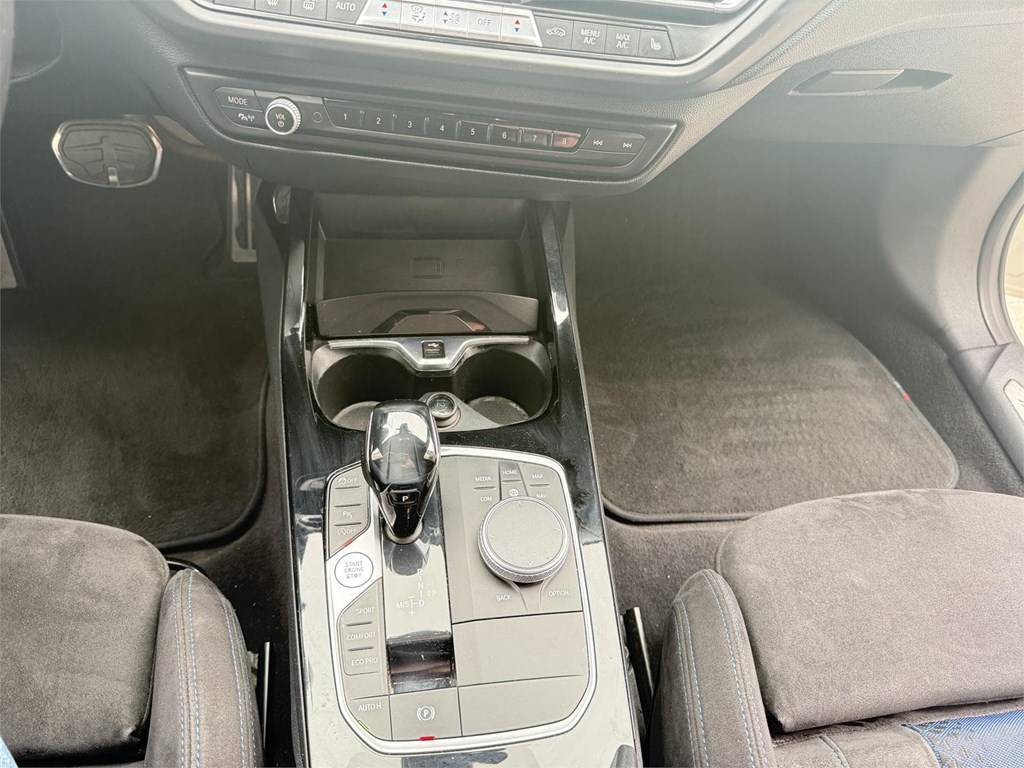Foto 17 BMW 118D AUT F40 M SPORT