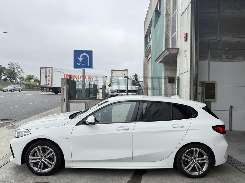 Foto 20 BMW 118D AUT F40 M SPORT
