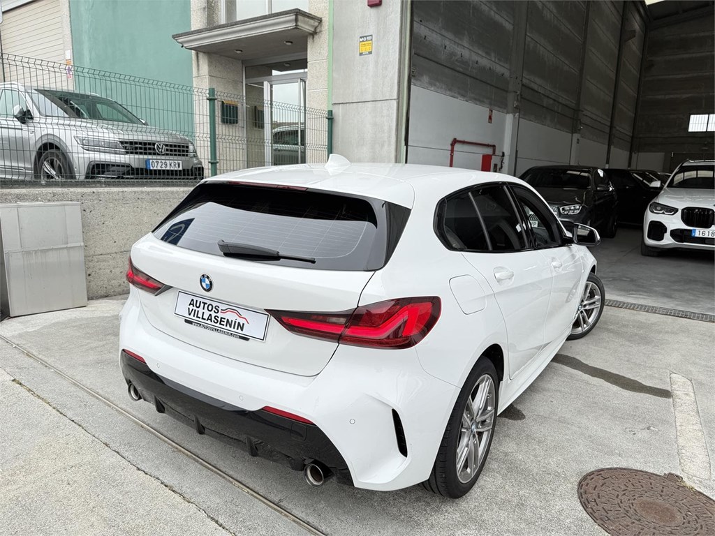 Foto 21 BMW 118D AUT F40 M SPORT