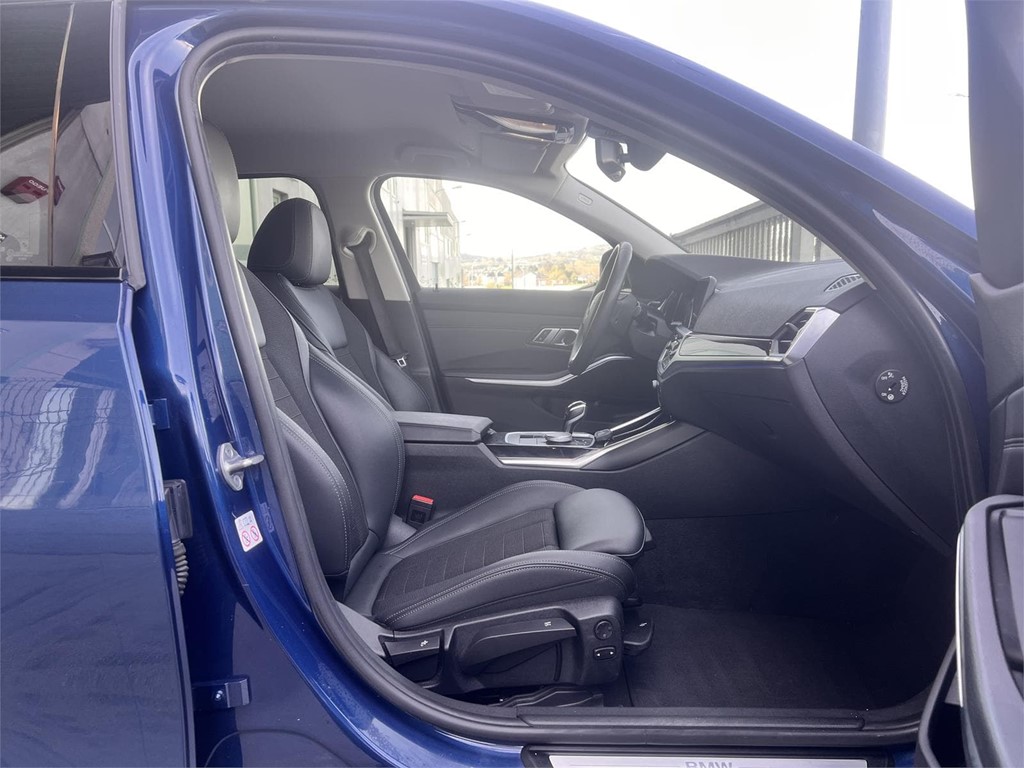 Foto 3 BMW 320D XDRIVE AUT SPORT TOURING G21