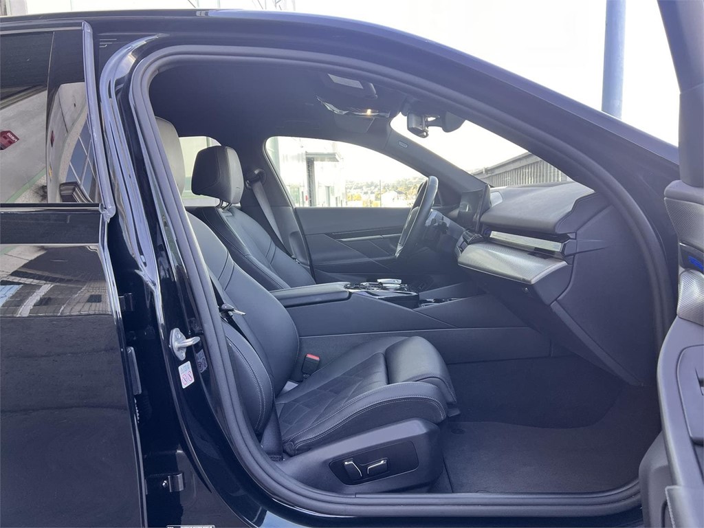 Foto 4 BMW 520D G60 M SPORT