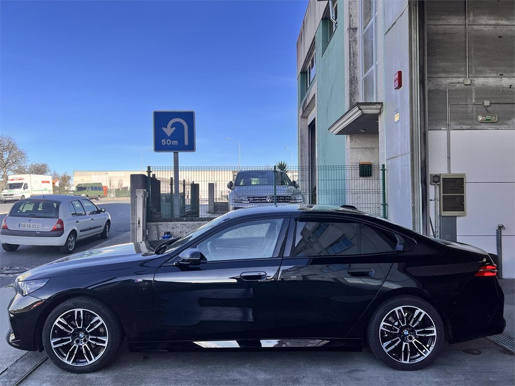 Foto 8 BMW 520D G60 M SPORT