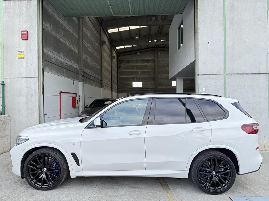 Foto 31 BMW X5 XDRIVE 30D M SPORT G05