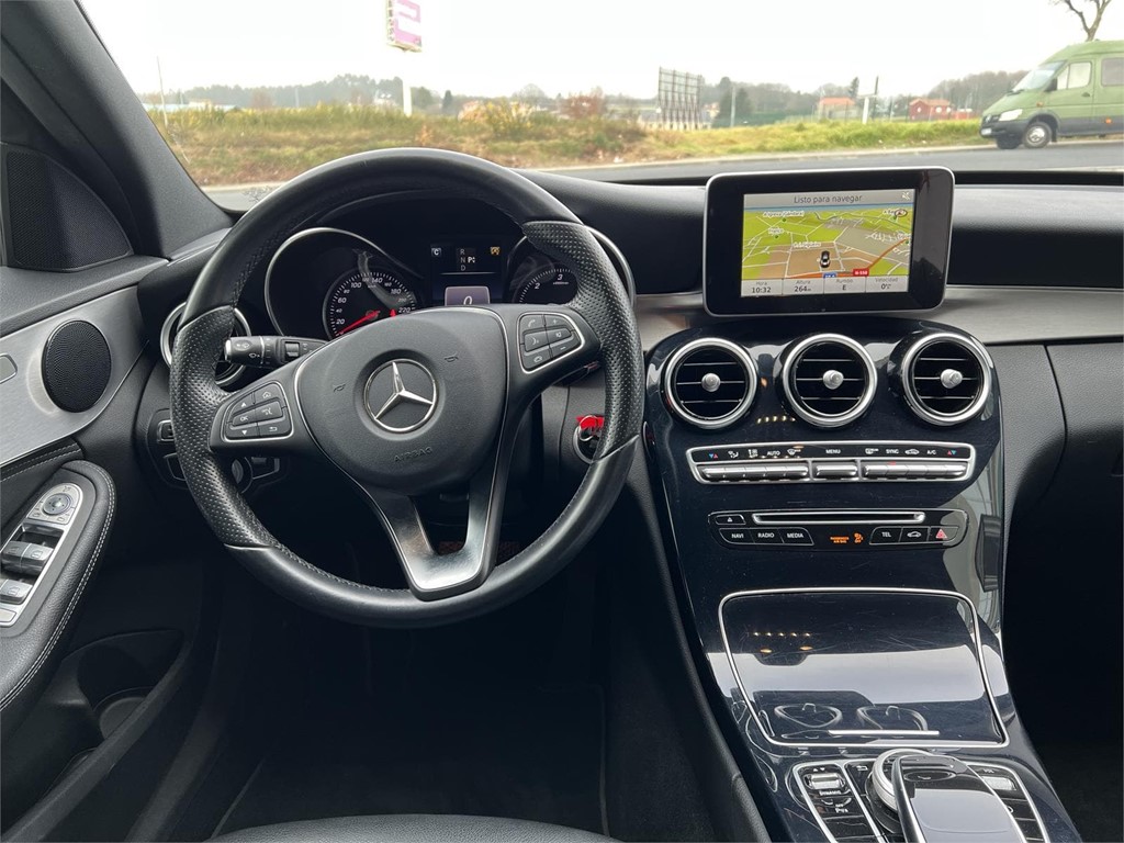 Foto 6 MERCEDES C220D ESTATE AMG LINE