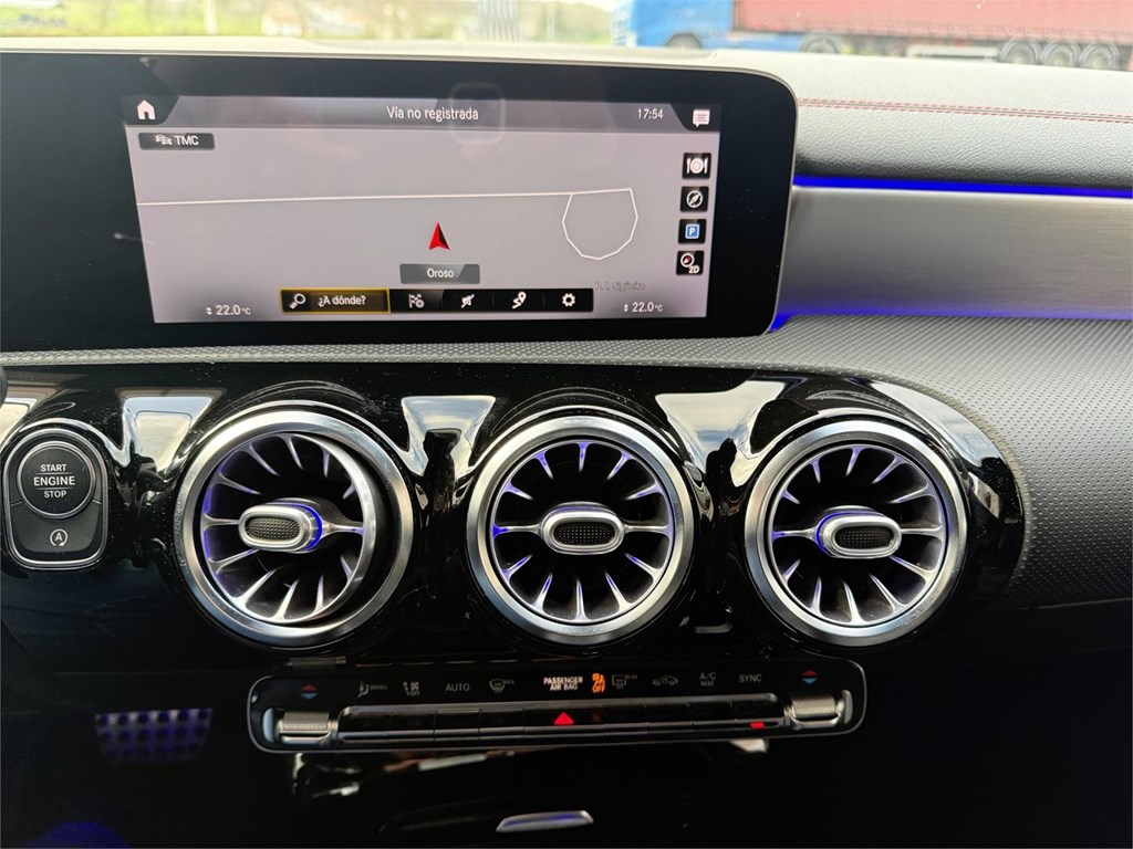 Foto 12 MERCEDES CLA 200D 8G-DCT AMG LINE