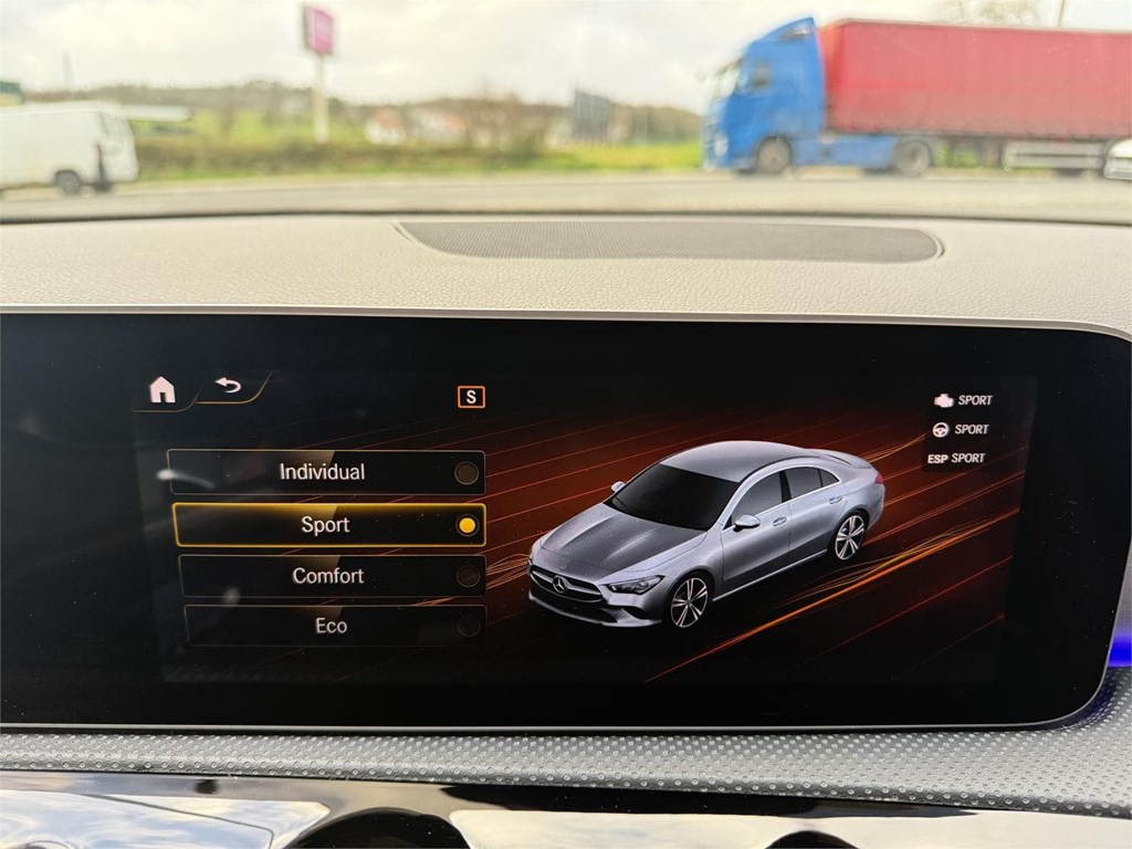 Foto 17 MERCEDES CLA 200D 8G-DCT AMG LINE