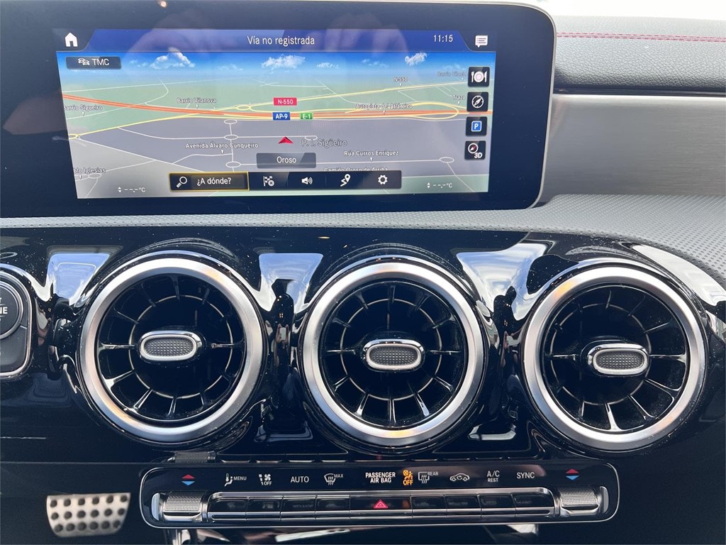 Foto 11 MERCEDES CLA 200D AMG LINE 8G-DCT