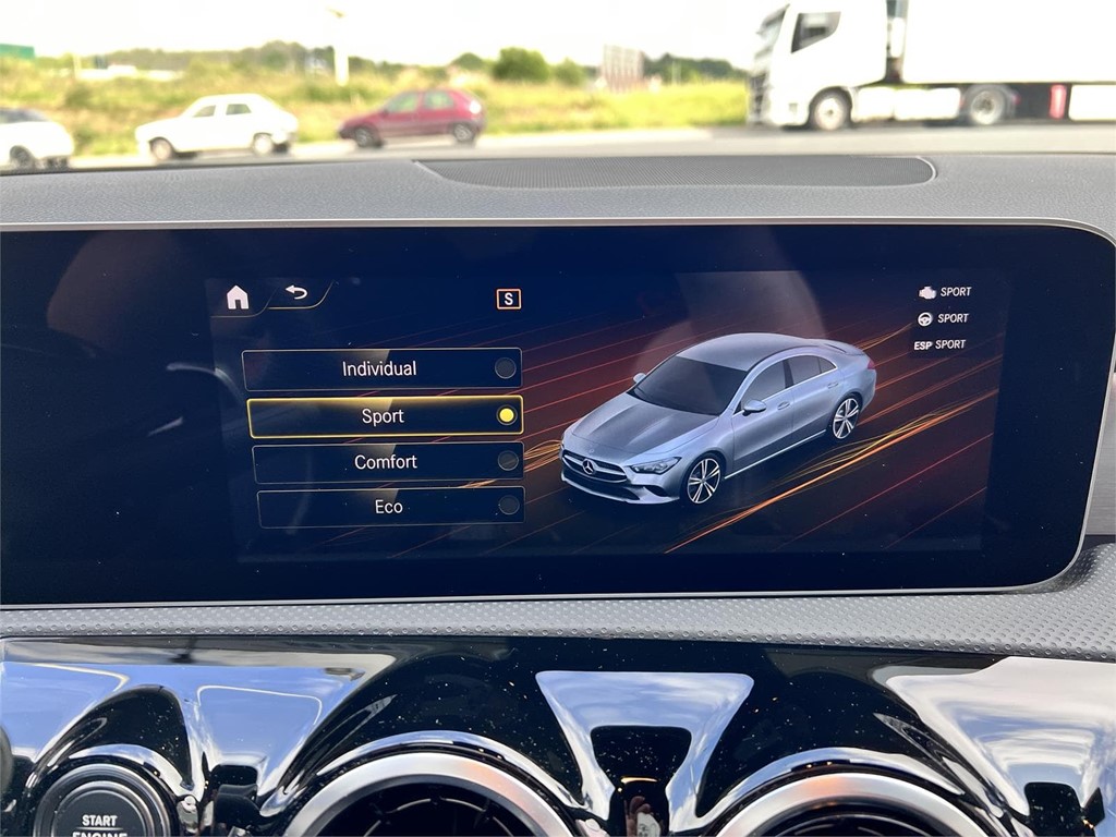 Foto 15 MERCEDES CLA 200D AMG LINE 8G-DCT
