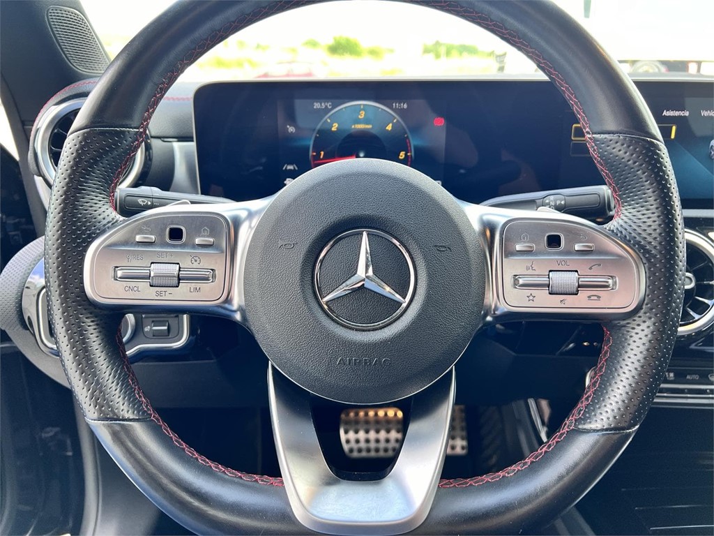 Foto 18 MERCEDES CLA 200D AMG LINE 8G-DCT