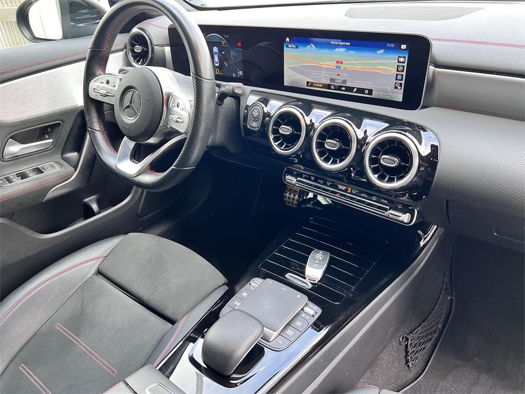 Foto 4 MERCEDES CLA 200D AMG LINE 8G-DCT