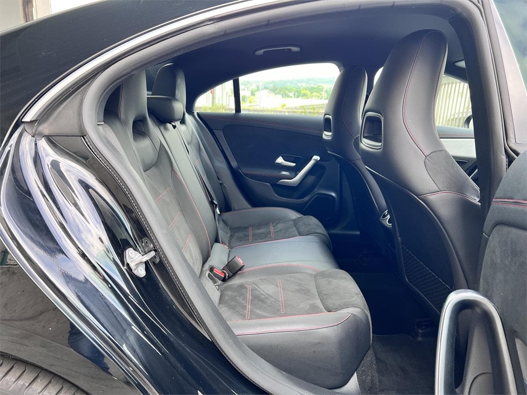 Foto 6 MERCEDES CLA 200D AMG LINE 8G-DCT