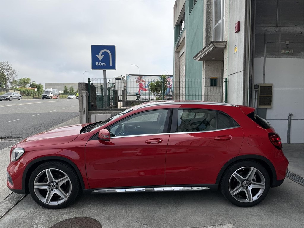 Foto 18 MERCEDES GLA 180 AMG LINE