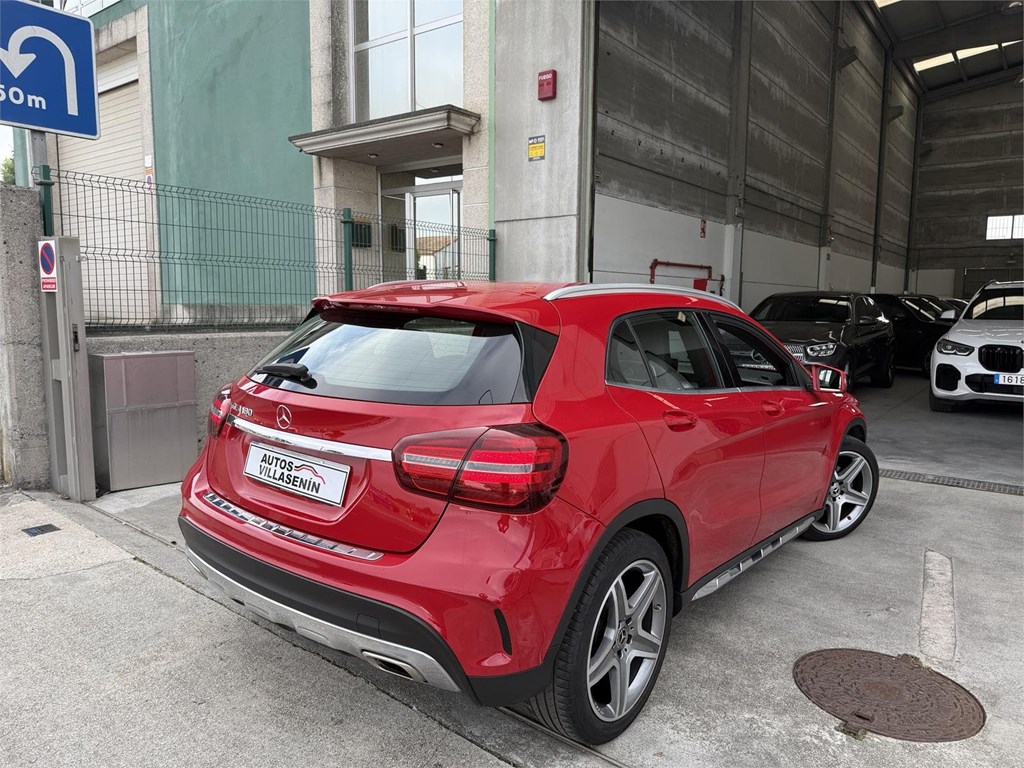 Foto 20 MERCEDES GLA 180 AMG LINE