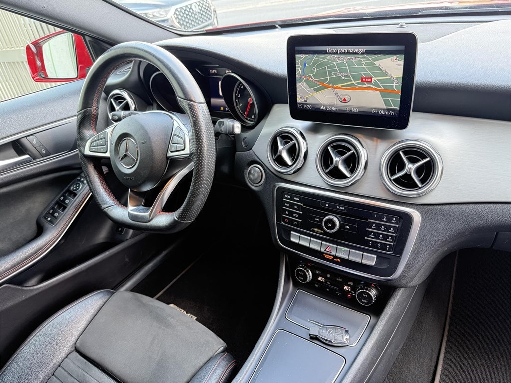 Foto 4 MERCEDES GLA 180 AMG LINE
