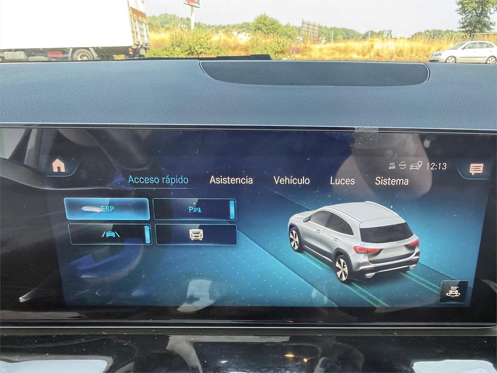 Foto 17 MERCEDES GLA 200D 8G-DCT AMG LINE