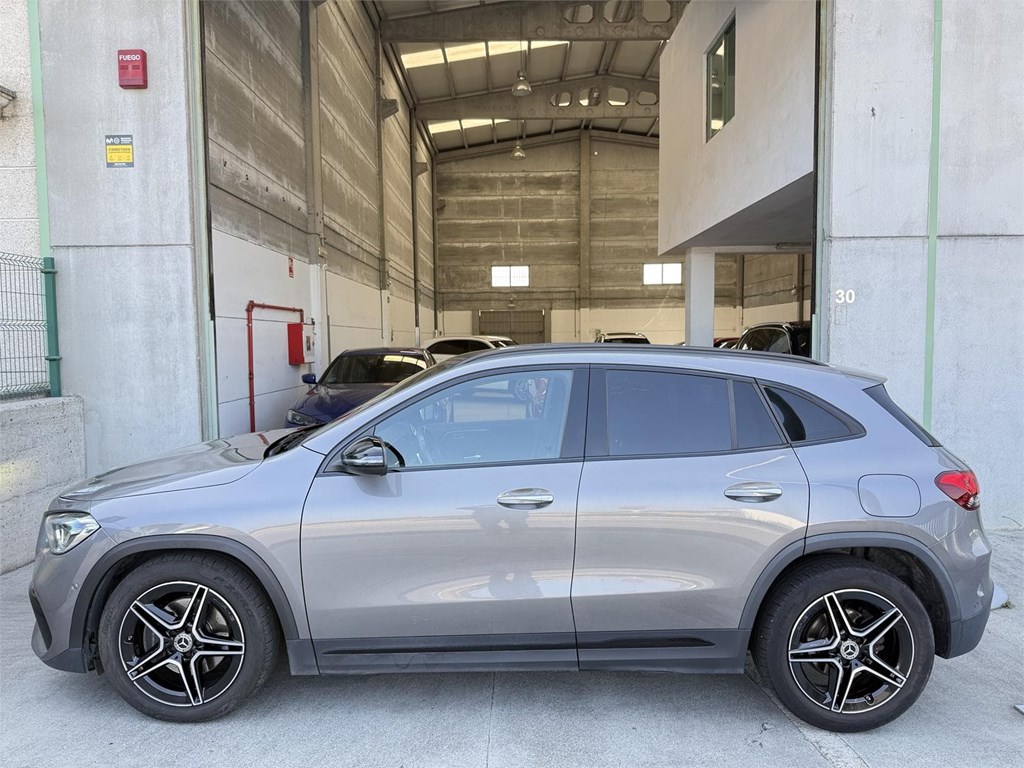 Foto 21 MERCEDES GLA 200D 8G-DCT AMG LINE