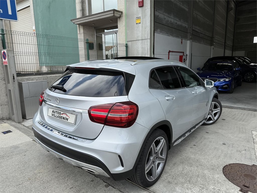 Foto 22 MERCEDES GLA 200D AMG LINE
