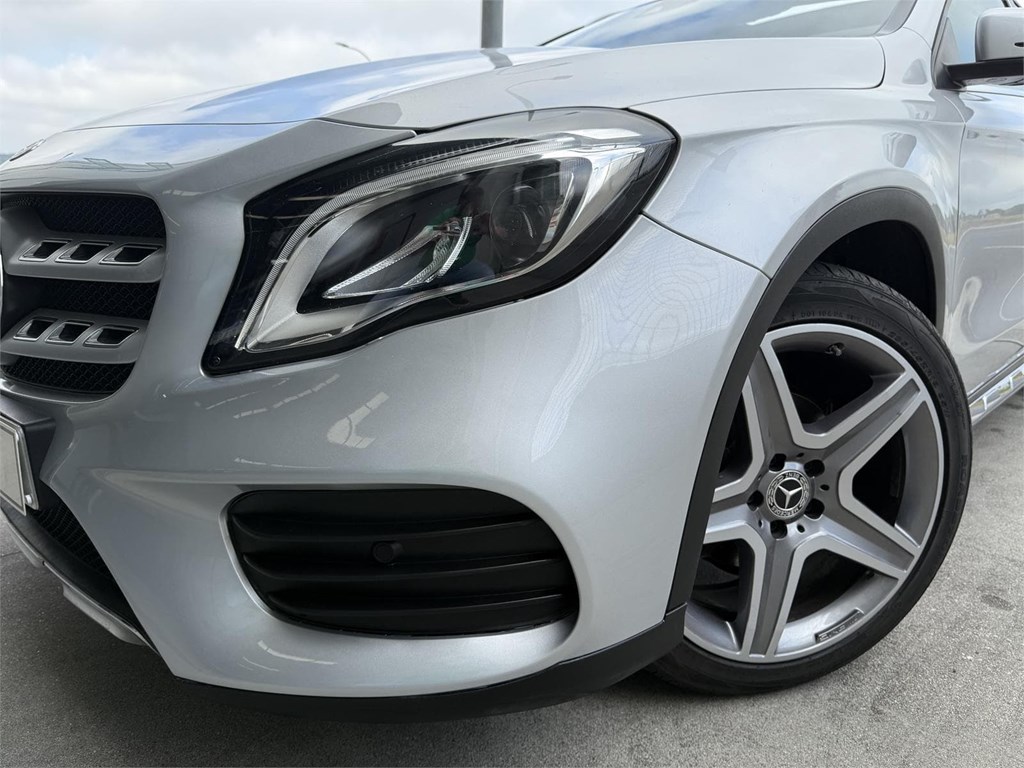 Foto 28 MERCEDES GLA 200D AMG LINE