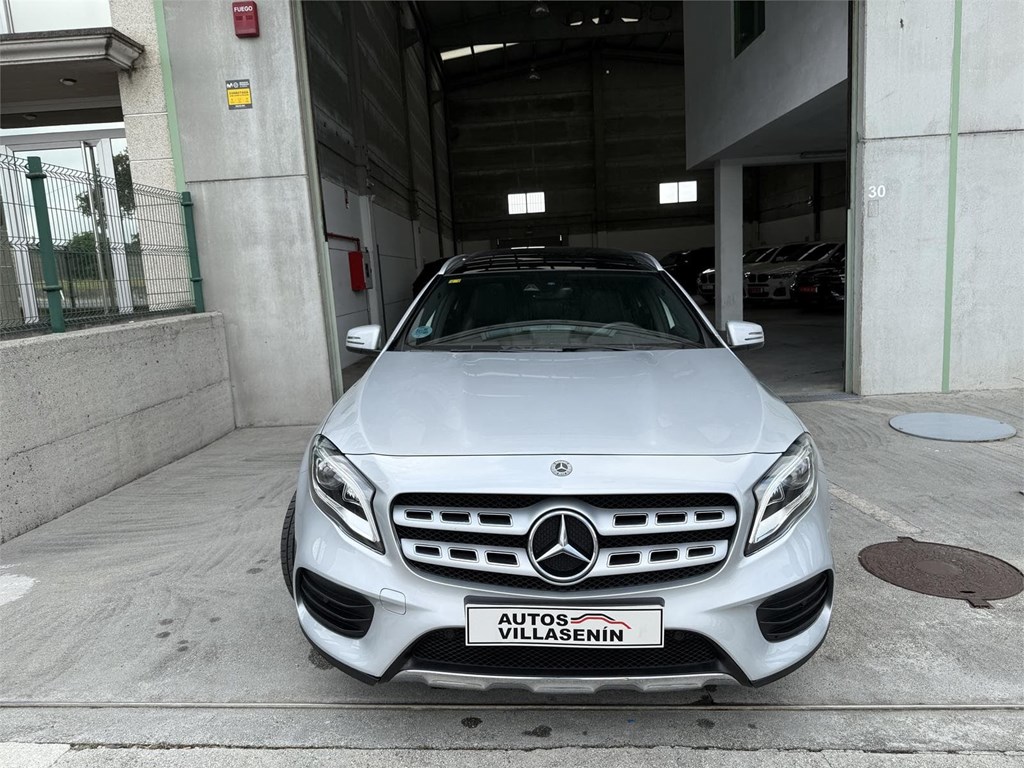 Foto 2 MERCEDES GLA 200D AMG LINE