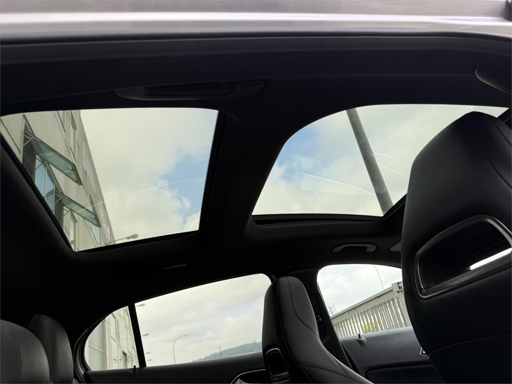 Foto 6 MERCEDES GLA 200D AMG LINE