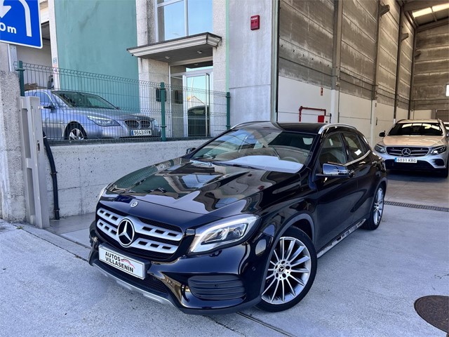 MERCEDES GLA 200D AMG LINE