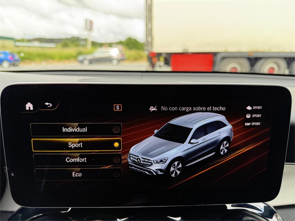 Foto 17 MERCEDES GLC 220D AMG LINE