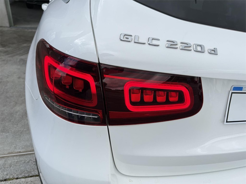 Foto 24 MERCEDES GLC 220D AMG LINE