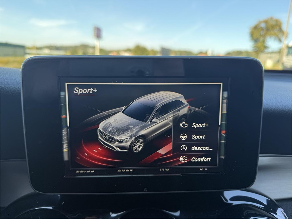 Foto 12 MERCEDES GLC 250 AMG LINE 9G-TRONIC