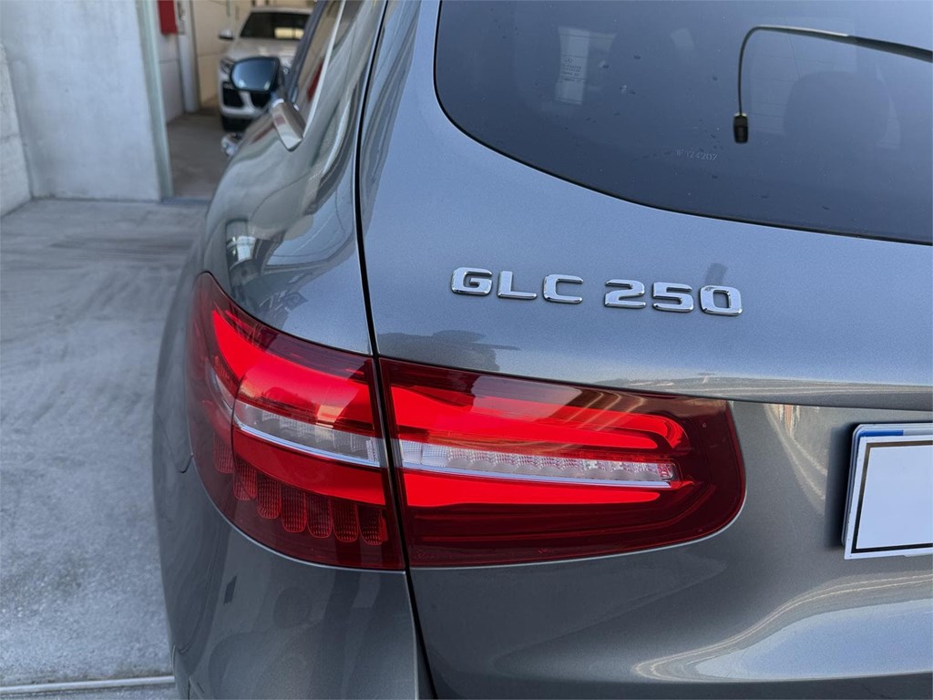 Foto 23 MERCEDES GLC 250 AMG LINE 9G-TRONIC