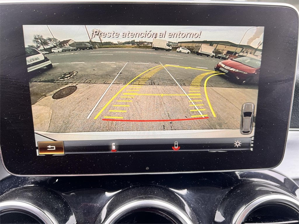 Foto 16 MERCEDES GLC 250D AMG LINE