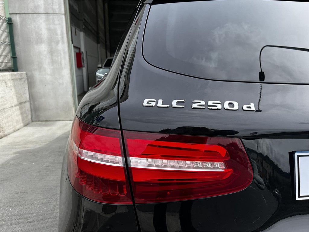 Foto 18 MERCEDES GLC 250D AMG LINE