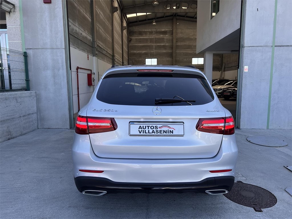 Foto 17 MERCEDES GLC 250D AMG LINE