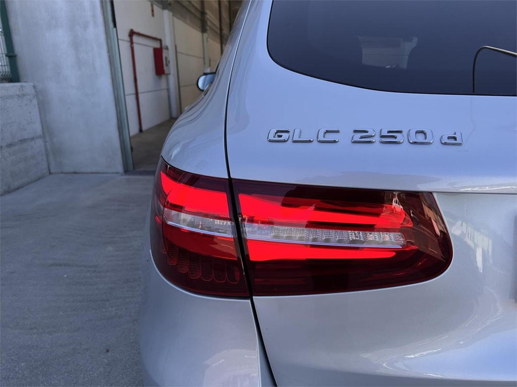 Foto 18 MERCEDES GLC 250D AMG LINE